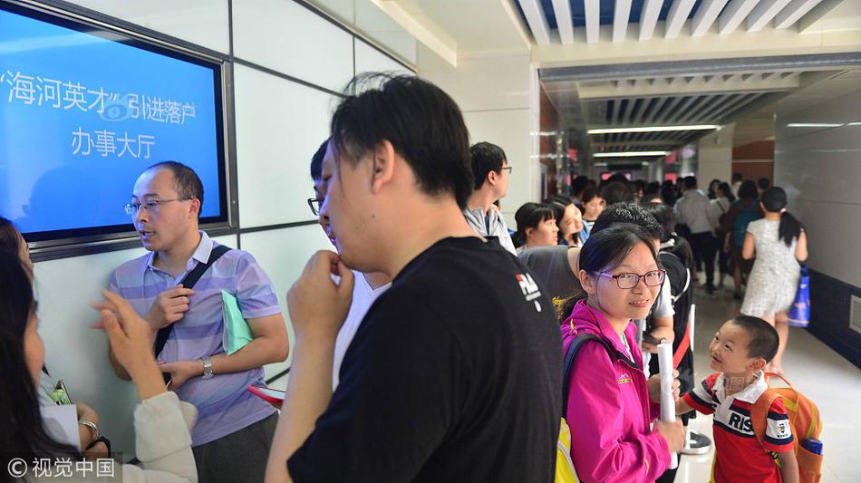 中国少妇被黑人30厘米的震撼