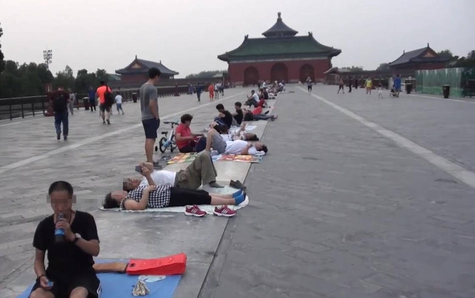 字母圈怎么给狗狗骂湿