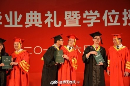 口述被两个男人3p爽