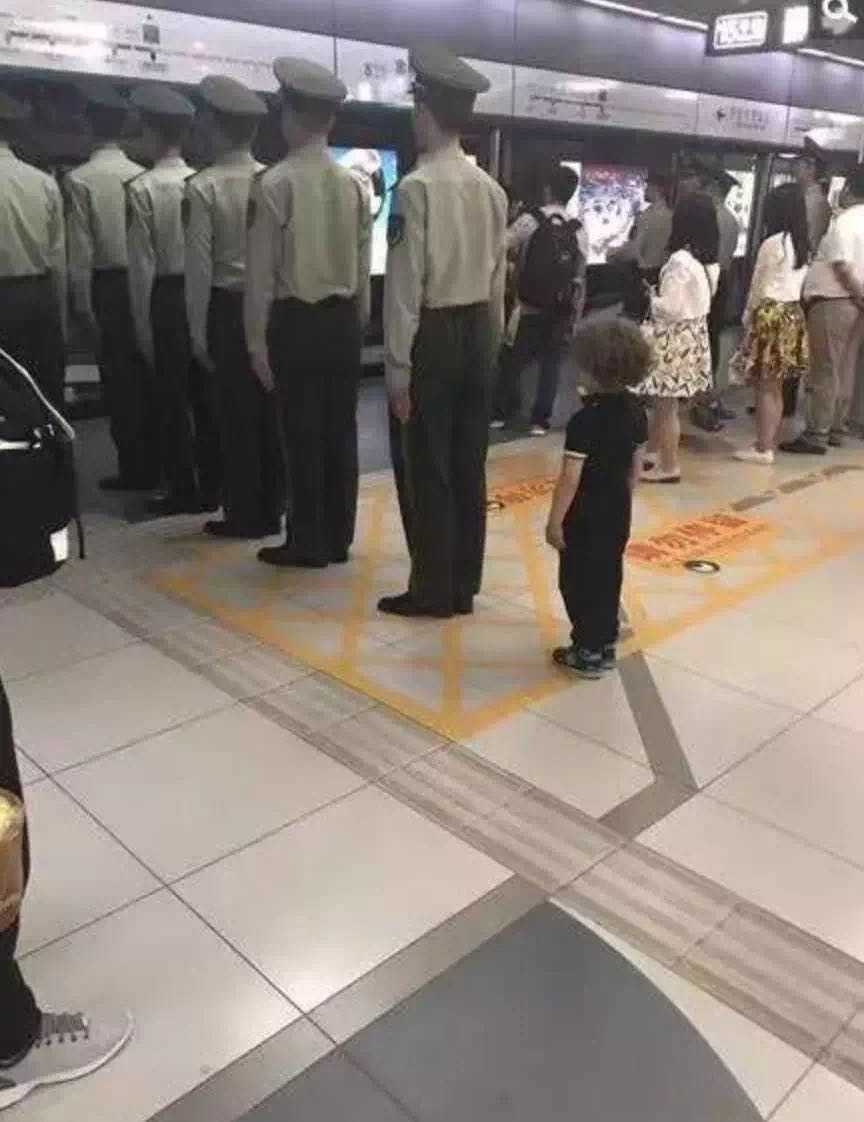 靠逼视频下载