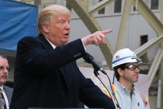 特朗普答新浪:不要中国人钱