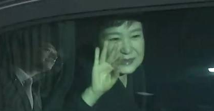现场：朴槿惠抵达私宅