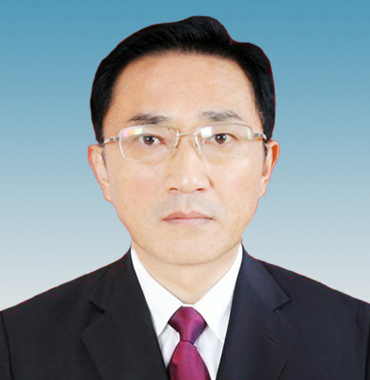 安徽颍上县人,研究生学历,现任亳州市中级人民法院党组书记
