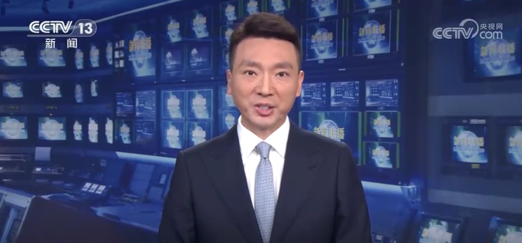 习近平接受班禅额尔德尼·确吉杰布拜见