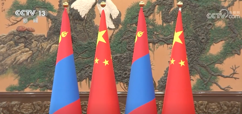 习近平会见蒙古国总统呼日勒苏赫