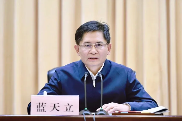 广西壮族自治区党委副书记、自治区政府主席蓝天立接受审查调查