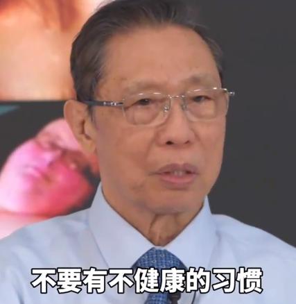 钟南山提醒:久坐或可致突然死亡!