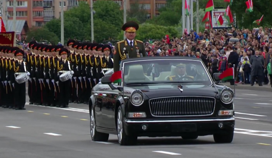 中国解放军仪仗队惊艳亮相白俄罗斯独立日阅兵式