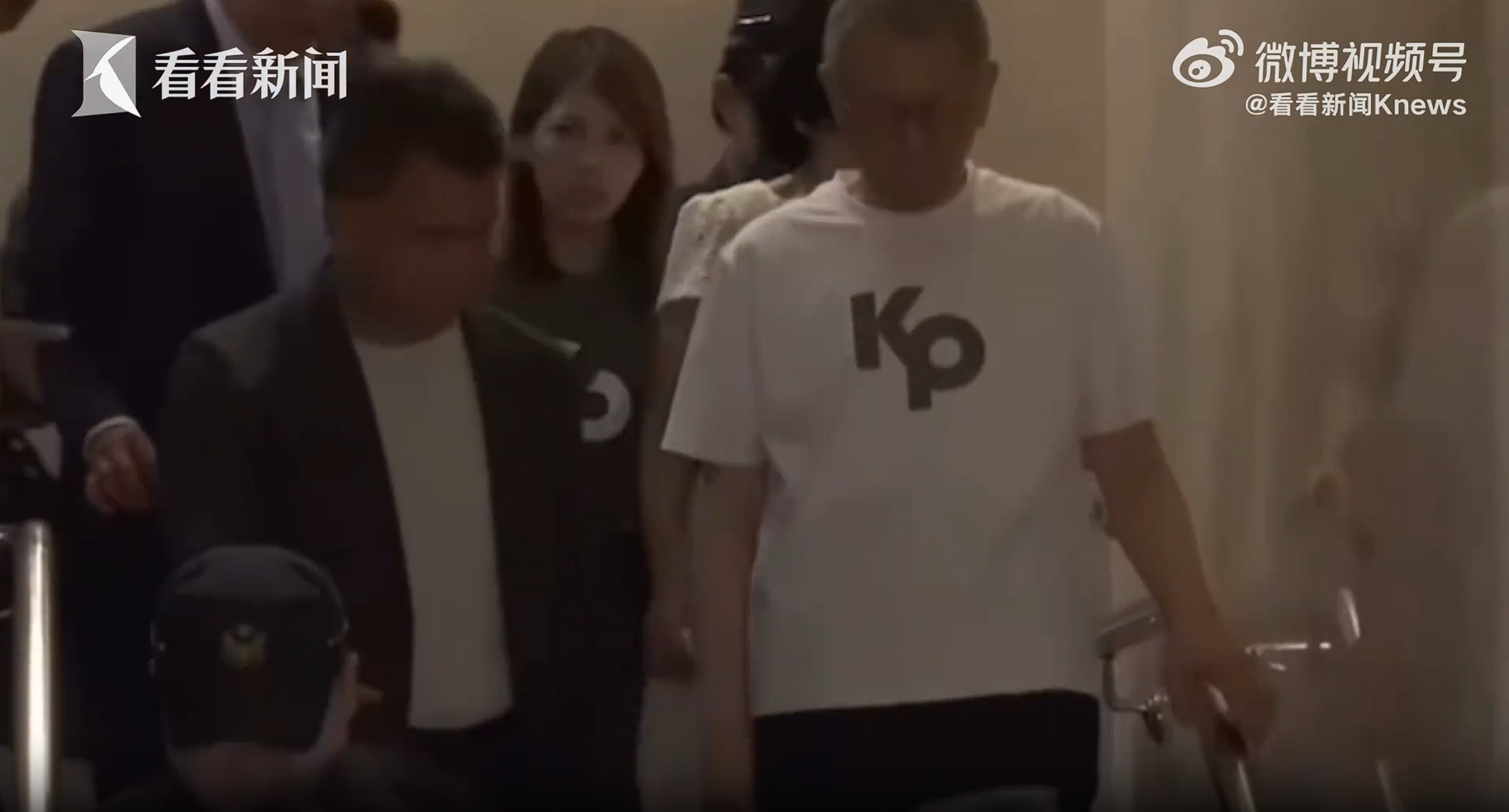 柯文哲交保回家 佩戴电子脚环获释