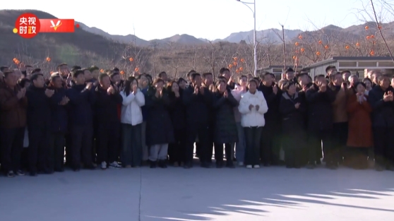 独家视频丨习近平在辽宁葫芦岛市看望慰问受灾群众