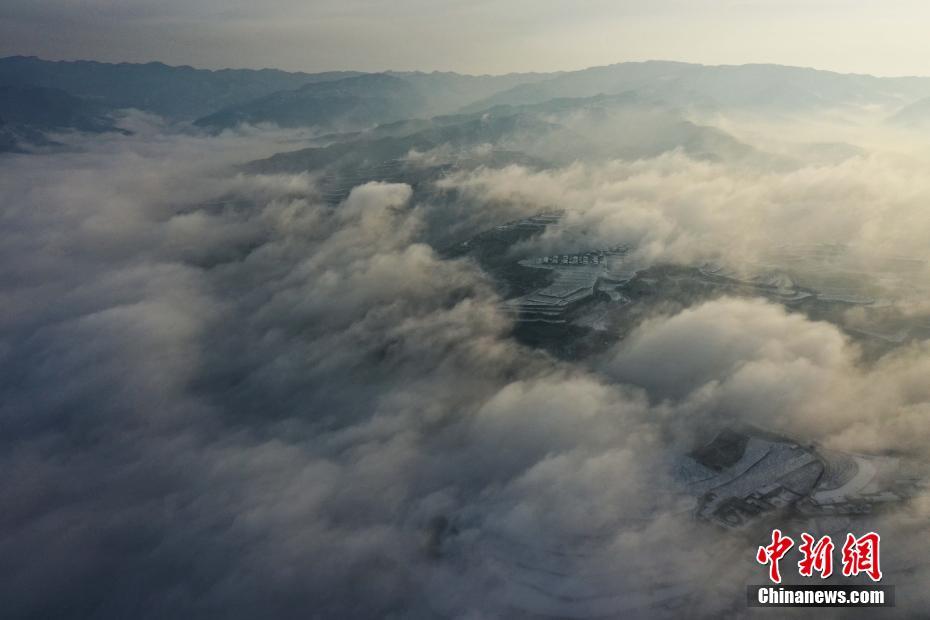 黄土高原雪后云海