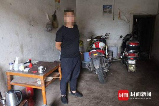 为给女友买礼物 男子伙同“结拜兄弟”偷摩托换钱