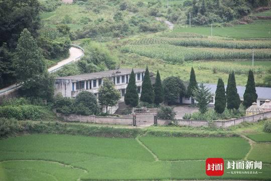 媒体起底“恶魔老师”:曾强奸幼女被打得跪地求饶