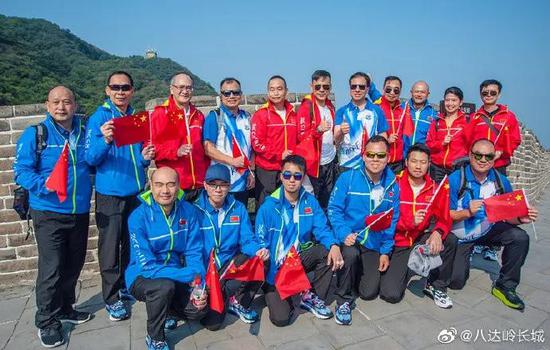 9月30日,香港及澳门警方代表团到八达岭长城参观游览。来源:八达岭长城官方微博