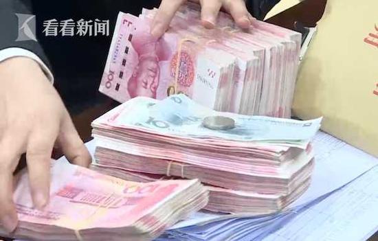 注册就送分玩的电玩城_冬天穿搭没亮点?时尚潮人用一顶毛线帽就解决了!