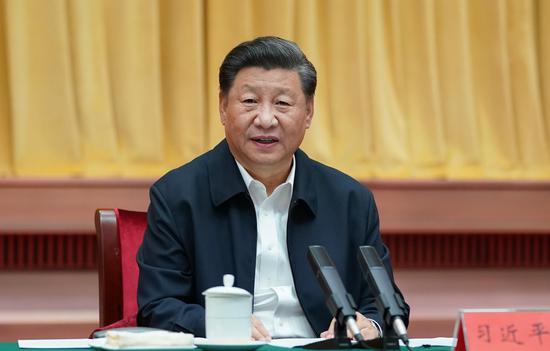 9月17日,中共中央总书记、国家主席、中央军委主席习近平在长沙主持召开基层代表座谈会并发表重要讲话,听取基层干部群众代表对“十四五”规划编制的意见和建议。