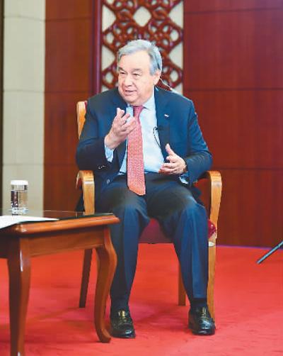 图一:古特雷斯接受本报记者独家采访。 本报记者 陈 斌摄