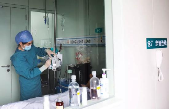 为了救患白血病儿子 男子一口气抽了1866毫升骨髓