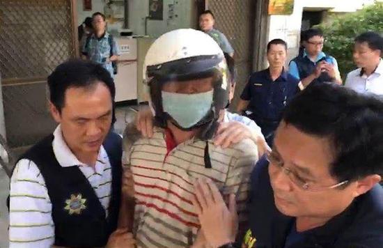 台湾铁路警察李承翰遭刺死,嘉义地院认定郑姓凶嫌有“精力题目”,一审讯其无罪,50万新台币交保。(图片泉源:台湾“中时电子报”)