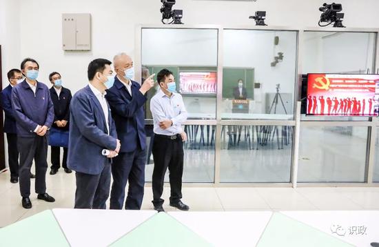 观摩网上思政课程