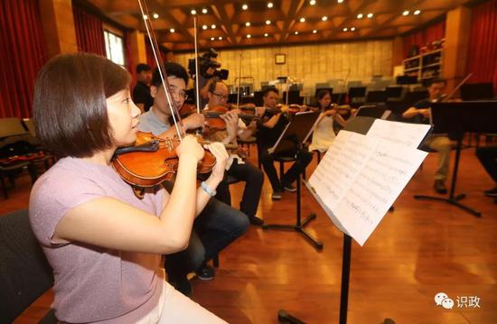 北京交响乐团在排练