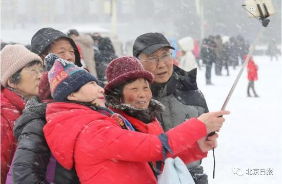 天安门雪景。饶强/摄