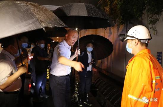 叮嘱加强现场值守