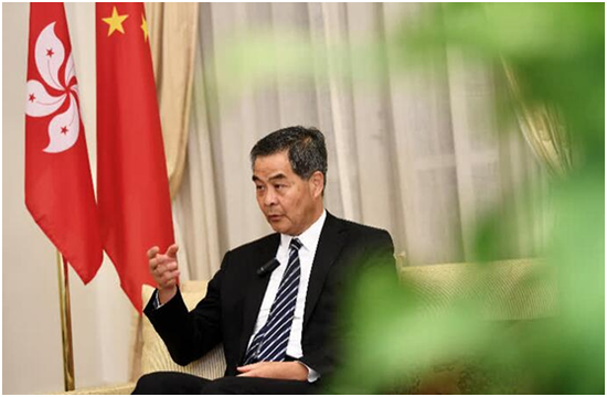 梁振英怒斥港大法律学院讲师张达明:美国奴才!