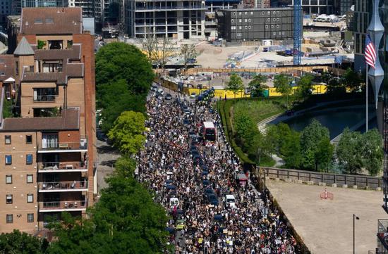 全球十多国为弗洛伊德之死抗议 美国之外声音是什么