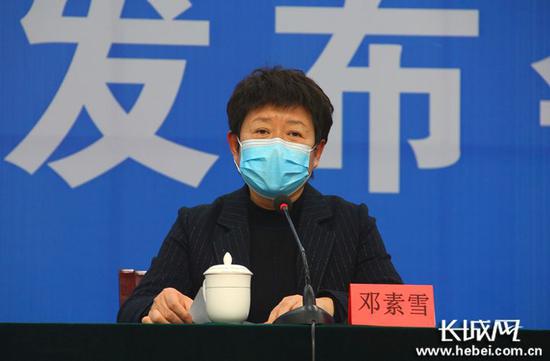 邢台市應對疫情工作領導小組辦公室主任、邢台市人民政府副市長鄧素雪介紹疫情防控情況。長城網記者 郭碩 攝