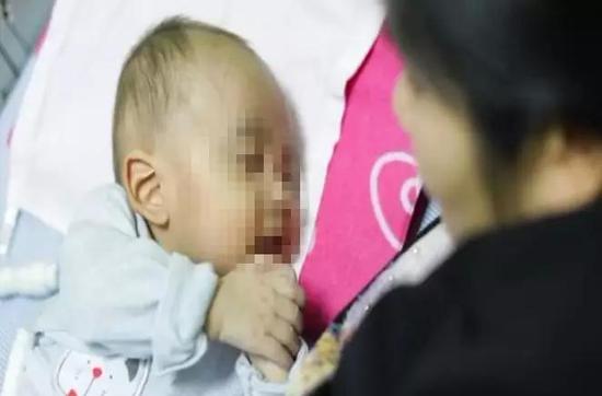 半岁小孩被灌肠退烧 如今终身需透析每次十多小时-手机新浪网