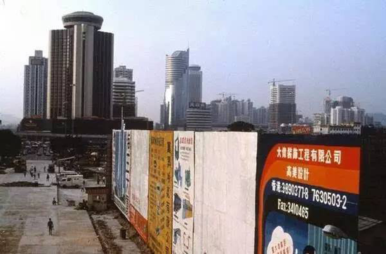 1992年处于热火朝天建设中的深圳（图片来源：网络图片）