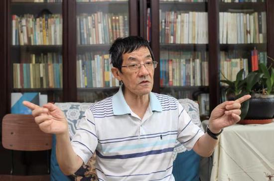 7月10日，郭永怀和李佩的邻居、作家边东子接受新京报记者采访。 新京报记者 浦峰 摄