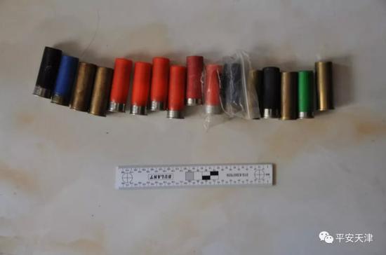 ＂小弟＂开百辆豪车接出狱＂大哥＂ 全团喜提无缝入狱