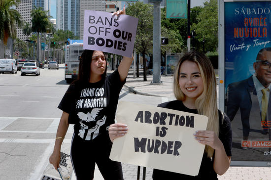 也有一些美国民众认为，堕胎就是谋杀。图源：wp