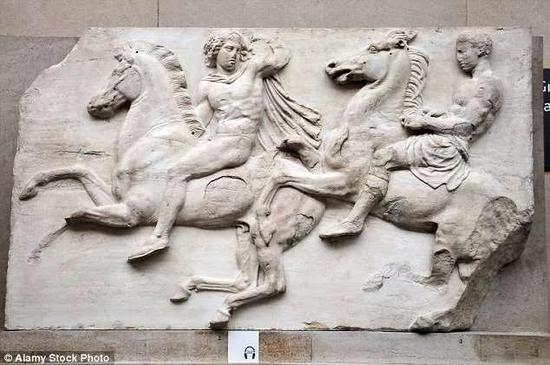 古希腊帕特农神庙的部分雕刻和建筑残件在被掠夺后称为埃尔金大理石雕塑（Elgin Marbles）  来源： dailymail.co.uk