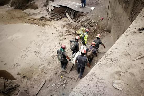 危地马拉火山喷发:形成火山泥石流 已致75人死亡