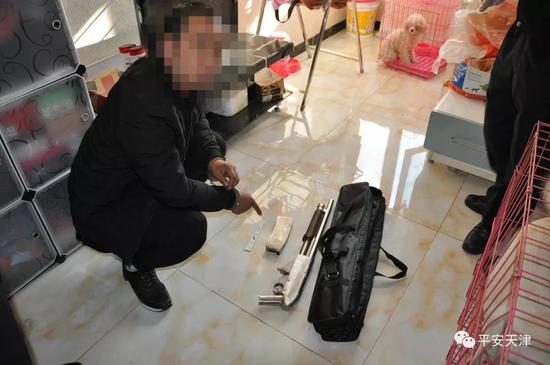 ＂小弟＂开百辆豪车接出狱＂大哥＂ 全团喜提无缝入狱