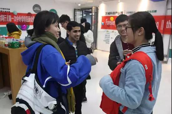 2018年山大“学伴”参与现场 图片来自山大研究生会微信公众号