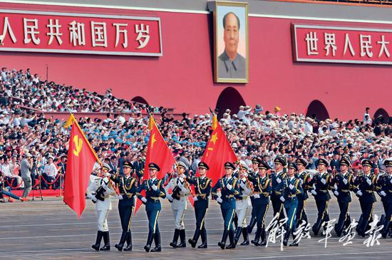 从诞生之日起,中国共产党领导的人民军队,历经硝烟战火,一路披荆斩棘