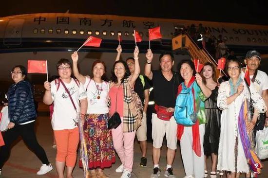 巴厘岛撤退的中国游客
