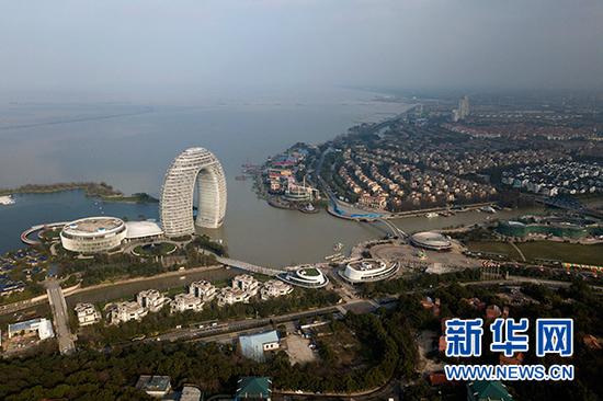 俯瞰浙江湖州太湖旅游度假区(3月21日无人机拍摄)。新华社记者 黄宗治 摄