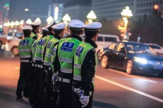 人口式微_正视 人口红利 式微问题 中高层次人才比较缺乏