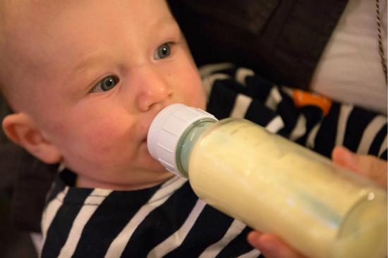 美国试图在世界卫生大会上阻止他国支持母乳喂养决议。（图片来源：《纽约时报》）