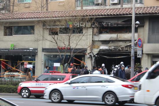 图为发生瓦斯爆炸的咖啡馆（韩国网络）