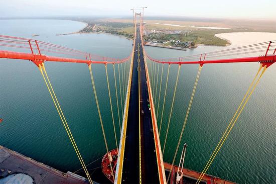 ▲ 中国援建的莫桑比克马普托跨海大桥 王腾摄