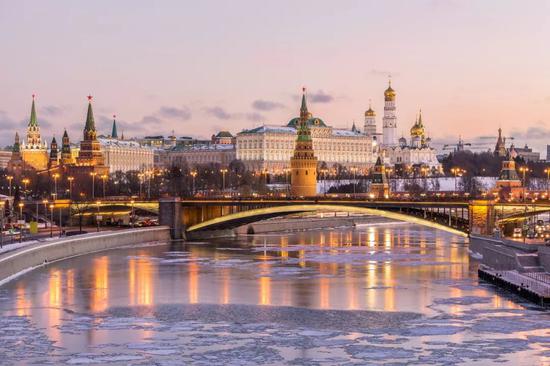 俄媒:中俄关系上热下冷 社会经济基础依旧不稳固