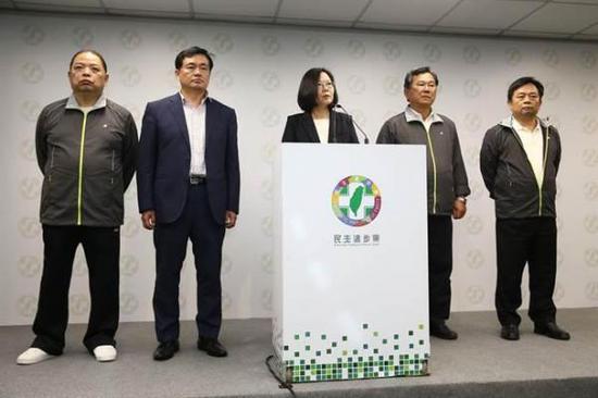 (蔡英文辭去民進黨黨主席職務,圖自中時電子報)