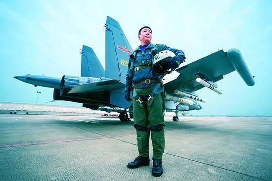 空軍某空防基地副司令員 郝井文