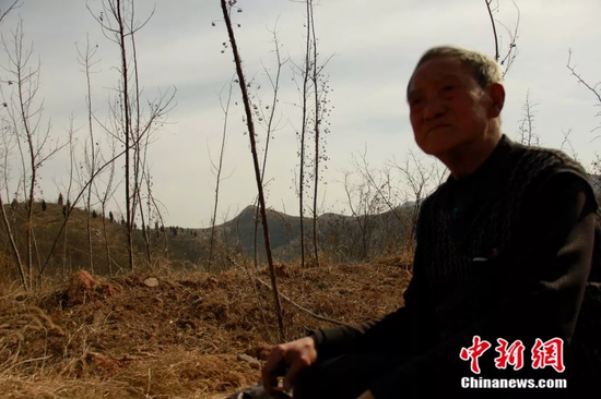 马三小在山上休息 陈昊摄
